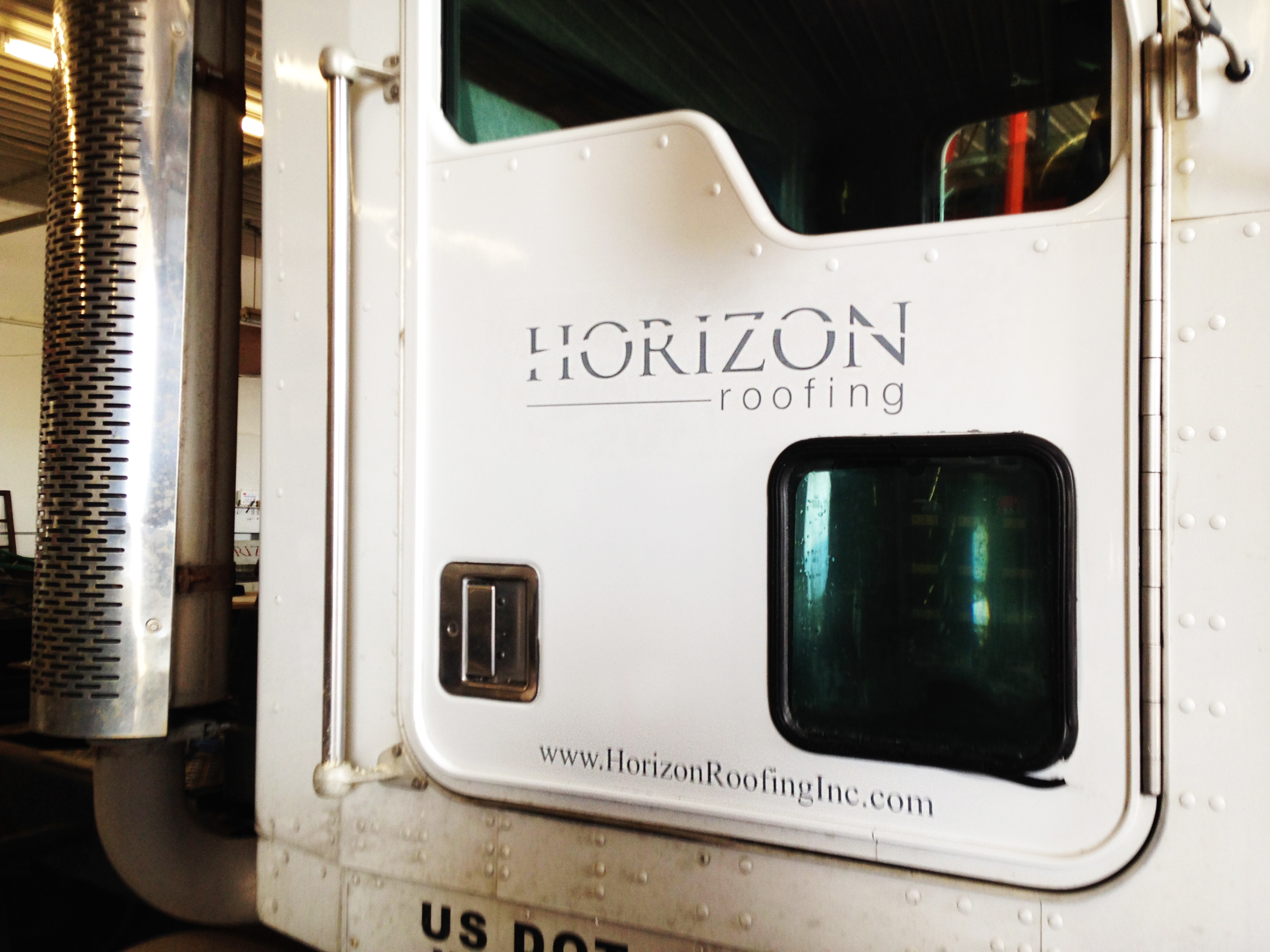 Custom Signs for Horizon Roofing | Signmax.com